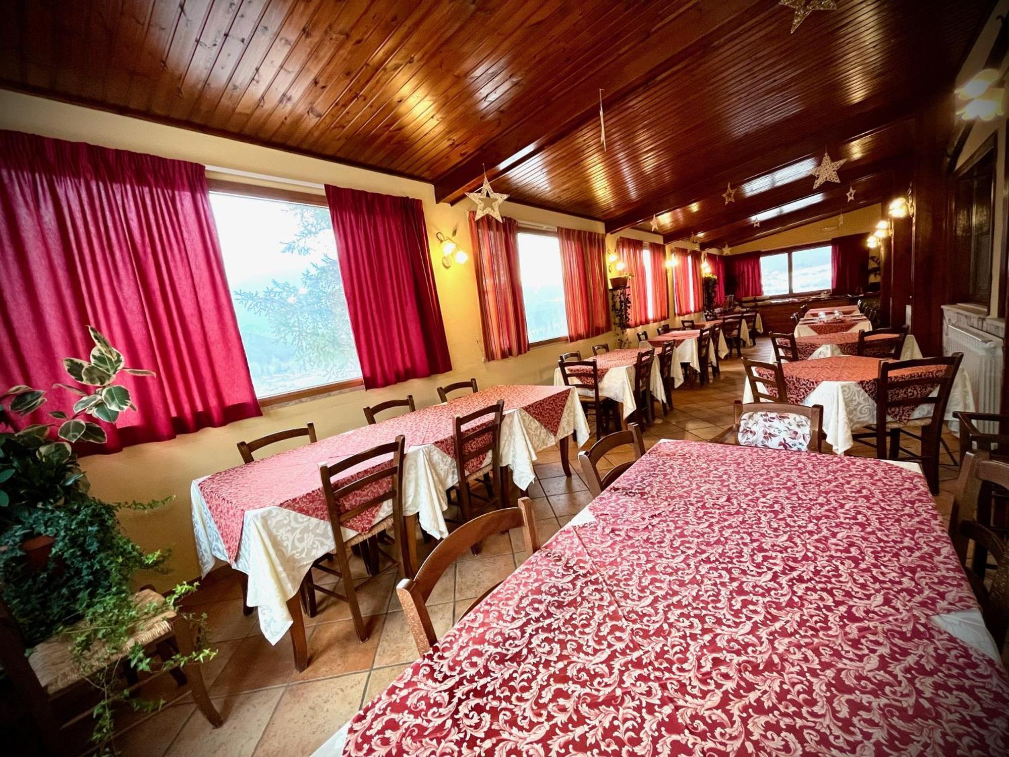 Hotel Pinguino เปสกัสเซโรลี ภายนอก รูปภาพ