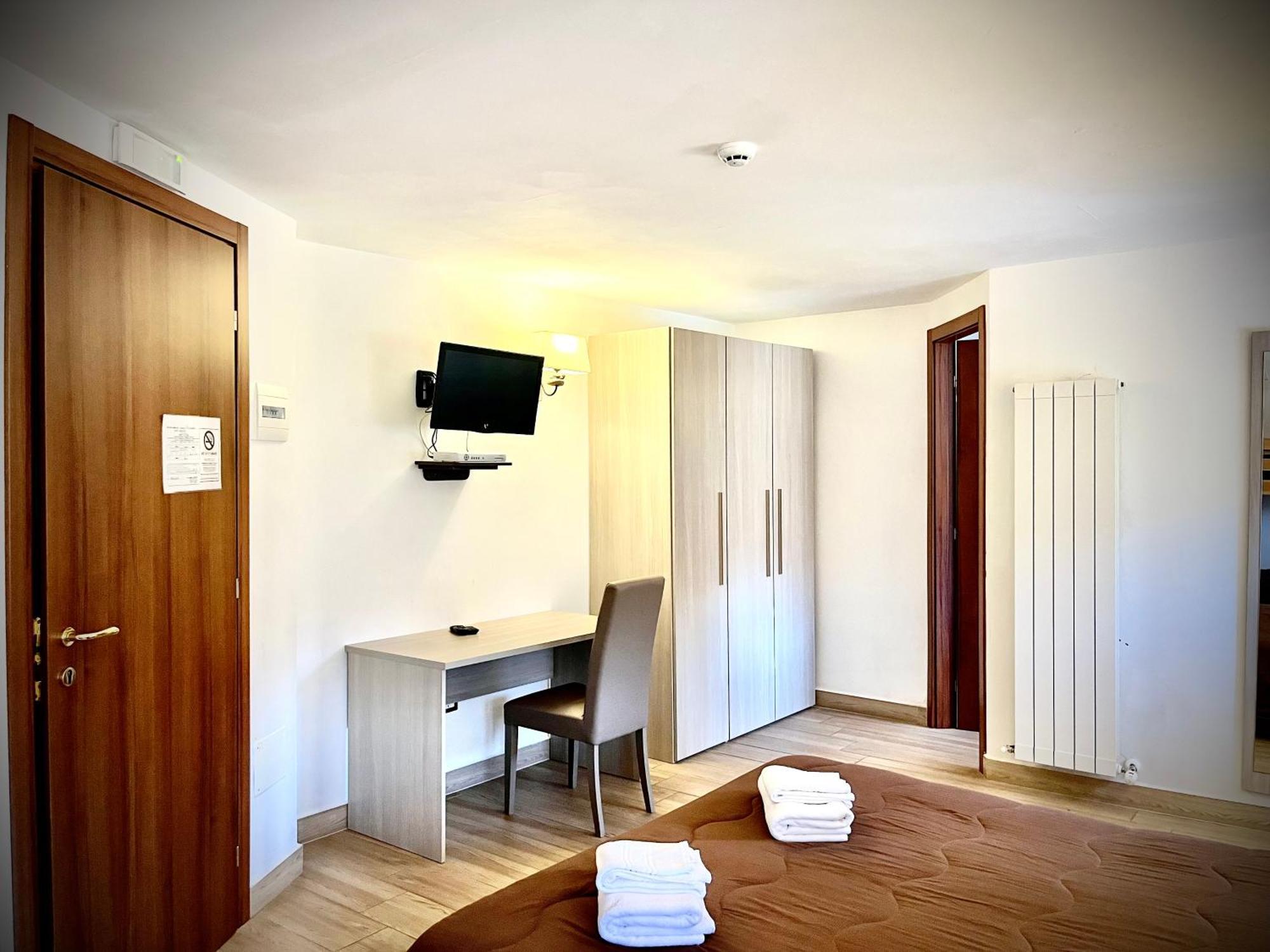 Hotel Pinguino เปสกัสเซโรลี ภายนอก รูปภาพ