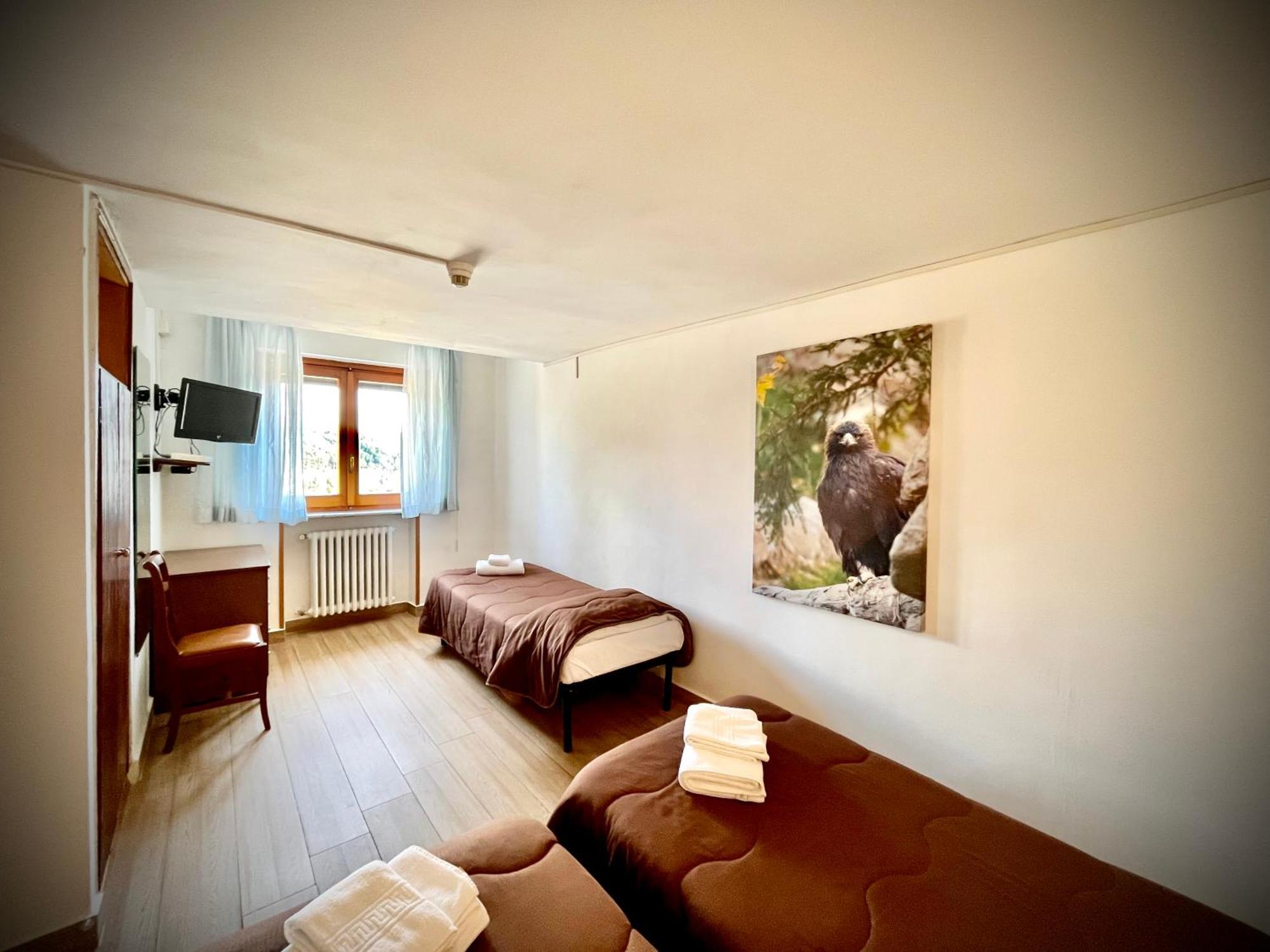 Hotel Pinguino เปสกัสเซโรลี ภายนอก รูปภาพ