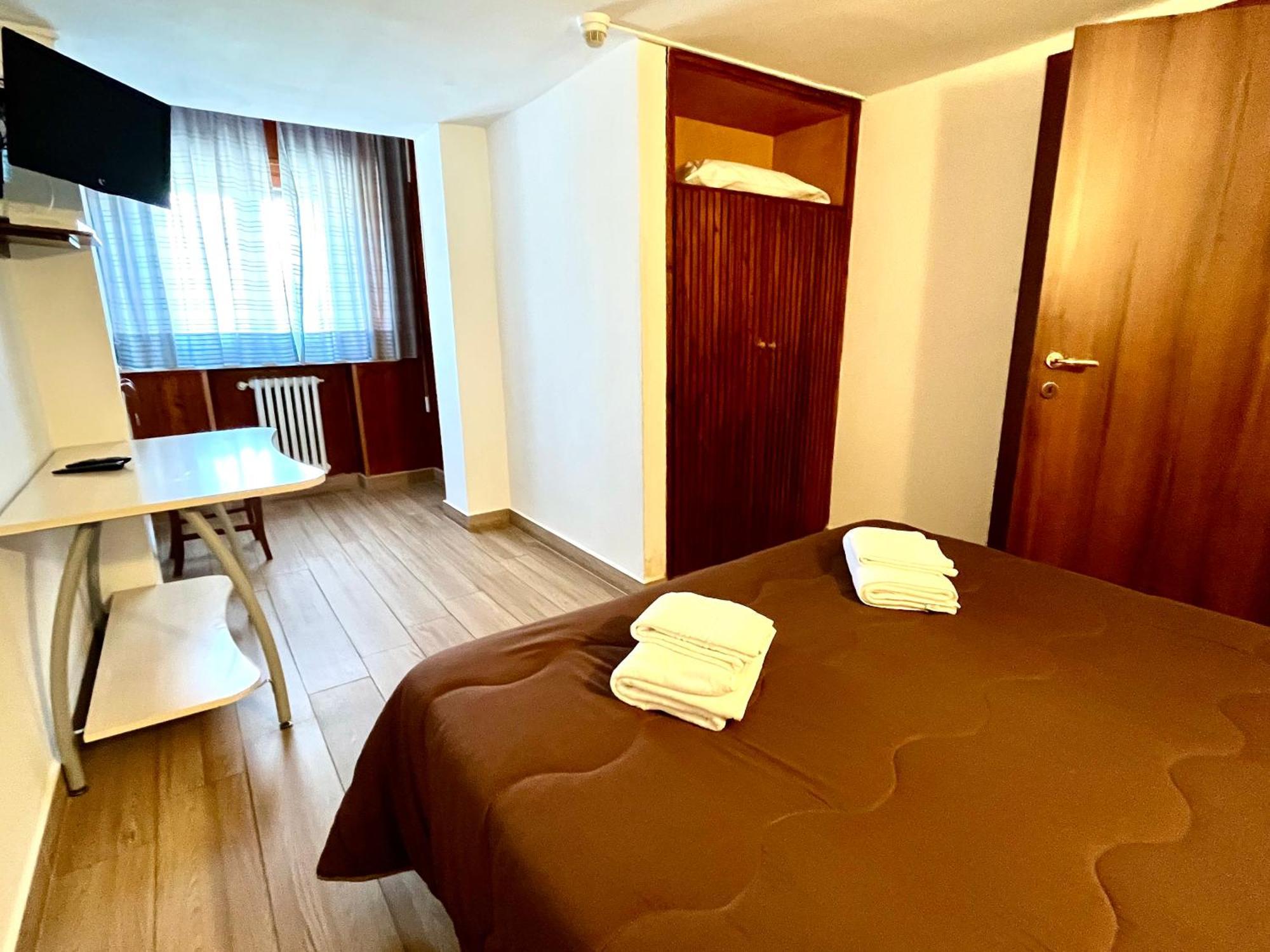 Hotel Pinguino เปสกัสเซโรลี ภายนอก รูปภาพ