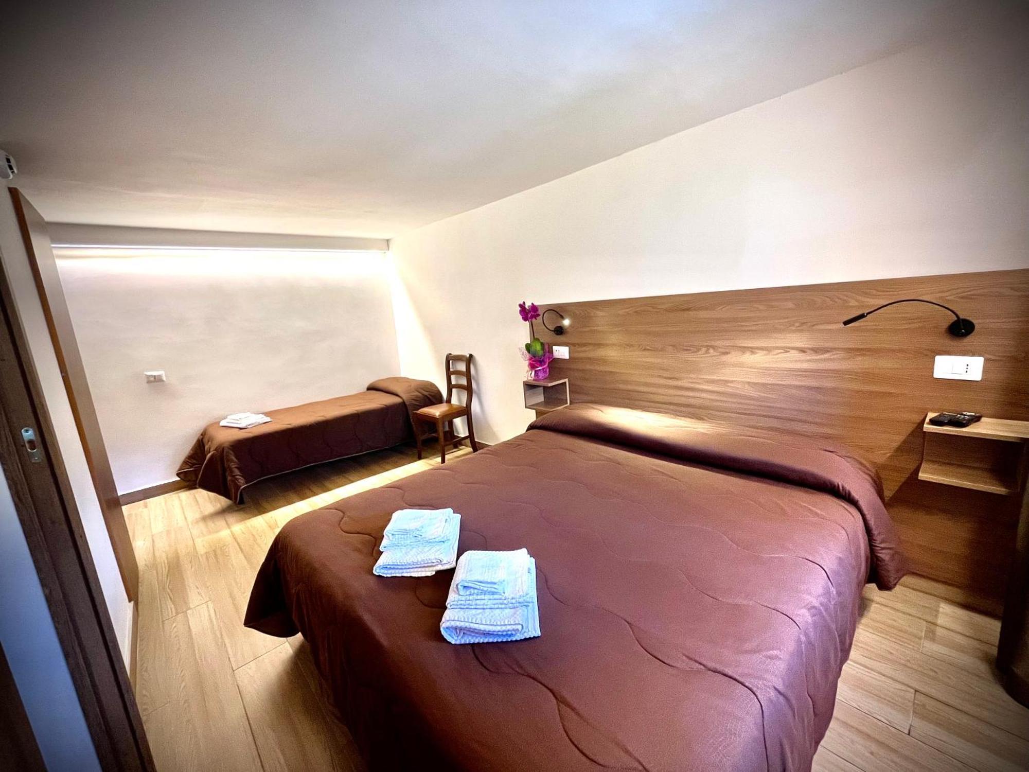 Hotel Pinguino เปสกัสเซโรลี ภายนอก รูปภาพ
