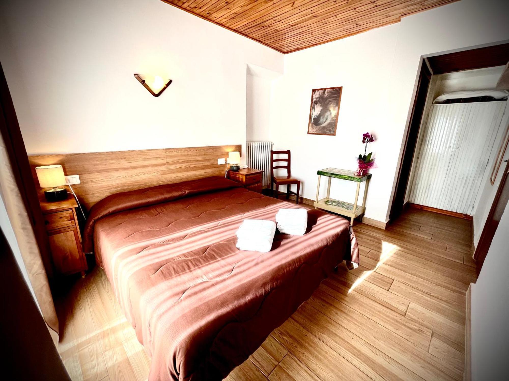 Hotel Pinguino เปสกัสเซโรลี ภายนอก รูปภาพ